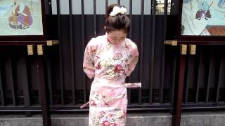 How to wear Japanese quotKIMONOquot robe [upl. by Yehus601]